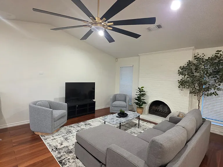 1805 Eastfield Dr — Photo 16
