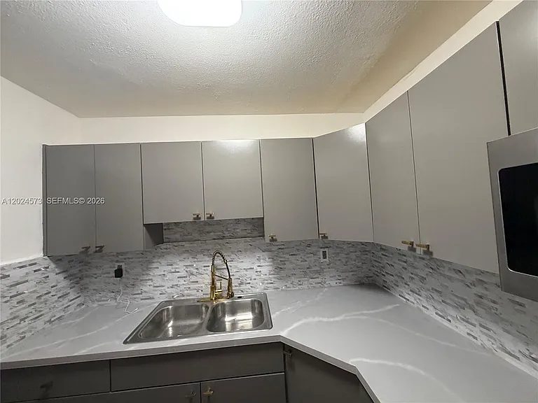 2769 NW 58th Ter #2769 — Photo 2