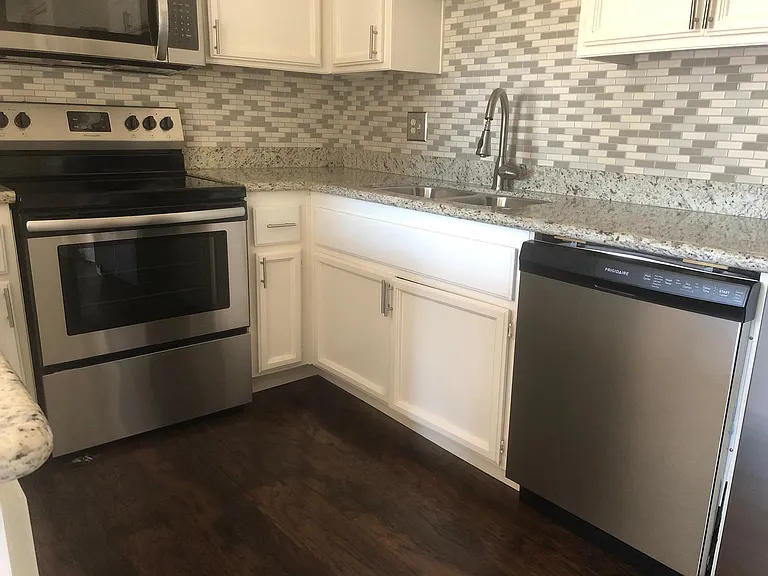 451 Camelback Rd — Photo 5