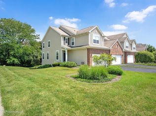 369 Buckingham Ct, Lombard, IL 60148