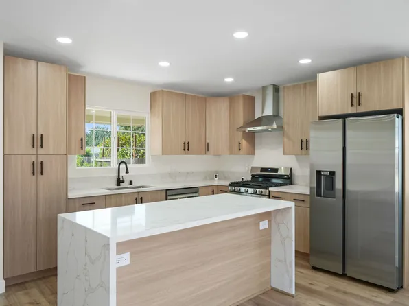 21009 Saticoy St, Canoga Park, CA 91304