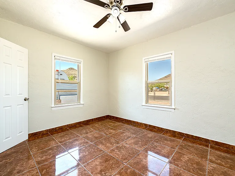 115 S Palomas Ave — Photo 17
