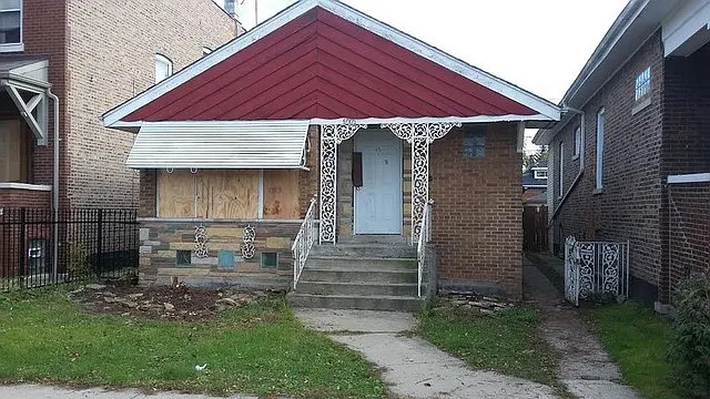 6005 S Washtenaw Ave photo 1