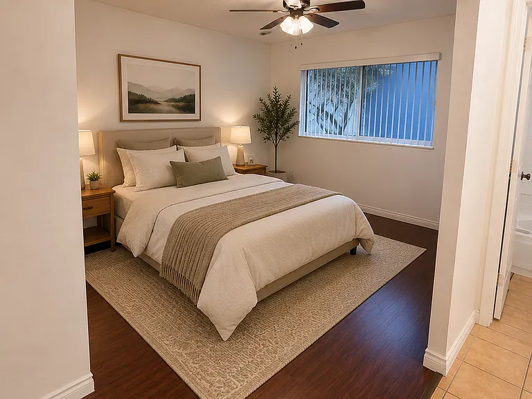 Hollyking Apartments — Photo 19