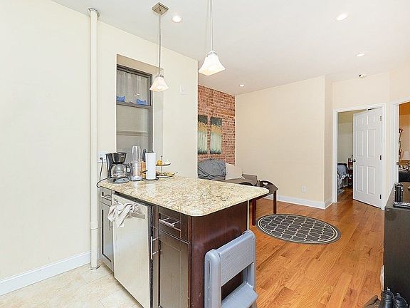 3rd image of 217 W 115th St APT 3A