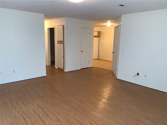 3rd image of 5701 Samantha St