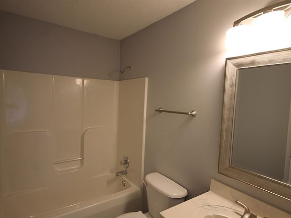 5th image of 3744 Heather Dr