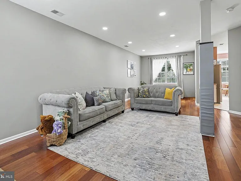 16 Shelley Cir — Photo 8