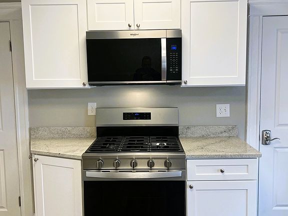 4th image of 49-51 Hebert Ave