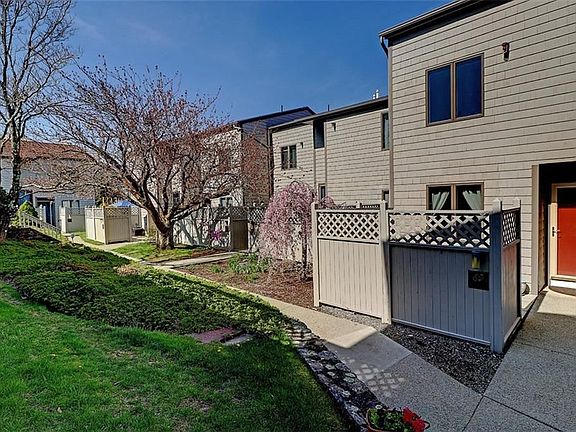 5th image of 69 Seabreeze Ln