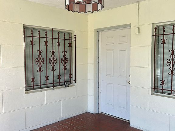 5th image of 1725 28th Ave S