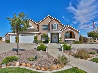 9950 Ranchero Rd, Oak Hills, CA 92344