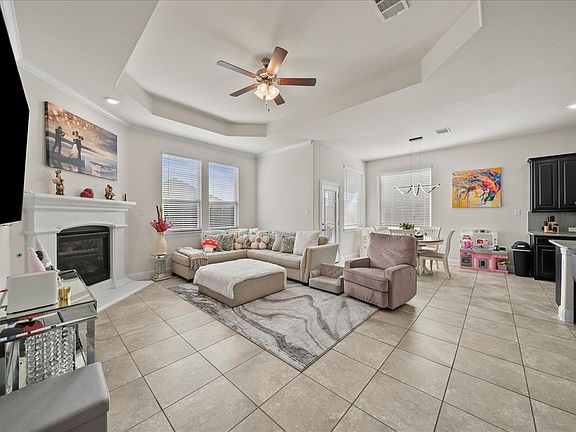 4th image of 1321 Benavites Dr