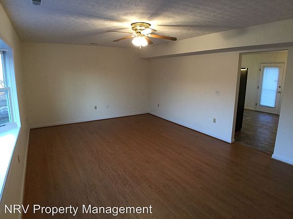 2nd image of 560 Kamran Dr NW