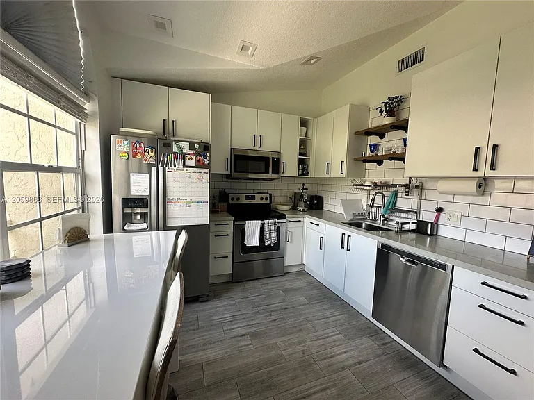 10807 NW 8th St #7U6 — Photo 12