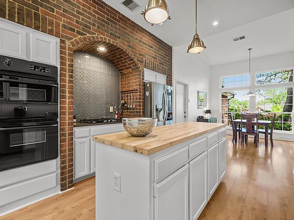 5th image of 4801 Counts Cv