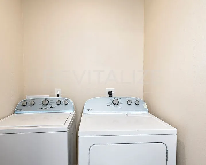 1704 McGill Ave — Photo 6
