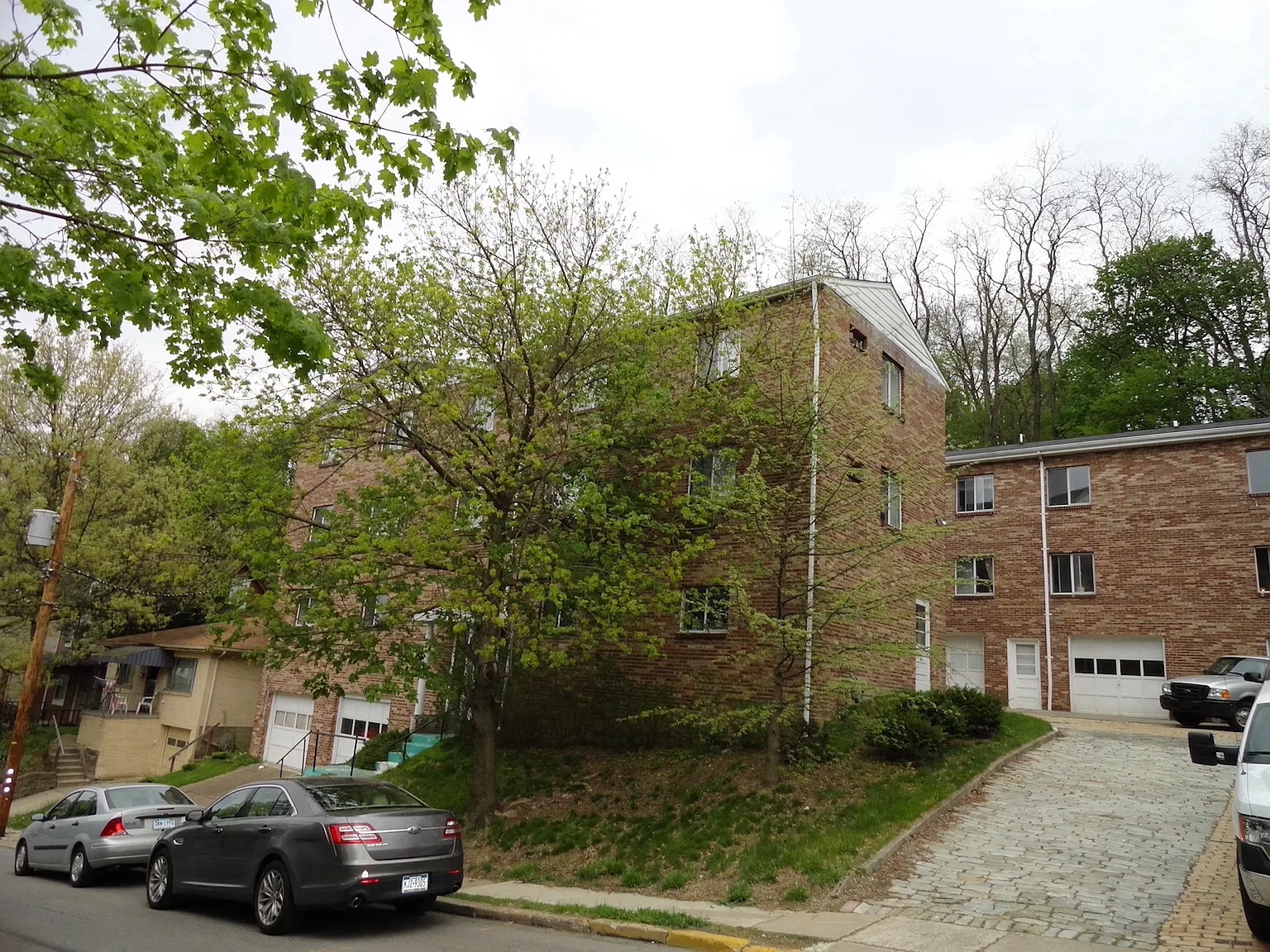 600 Tingley Ave — Photo 2
