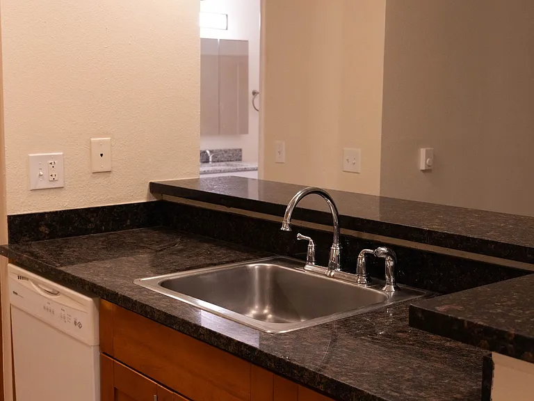 Willow Creek Apartments — Photo 11