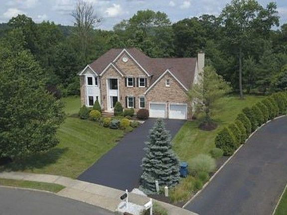 2nd image of 6 Black Ct