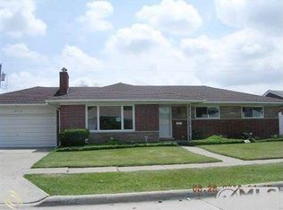 19372 Rockport St, Roseville, MI 48066