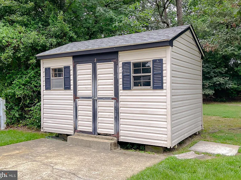 109 Morris Dr — Photo 40