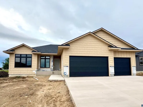 8601 W Rathburn St, Sioux Falls, SD 57106