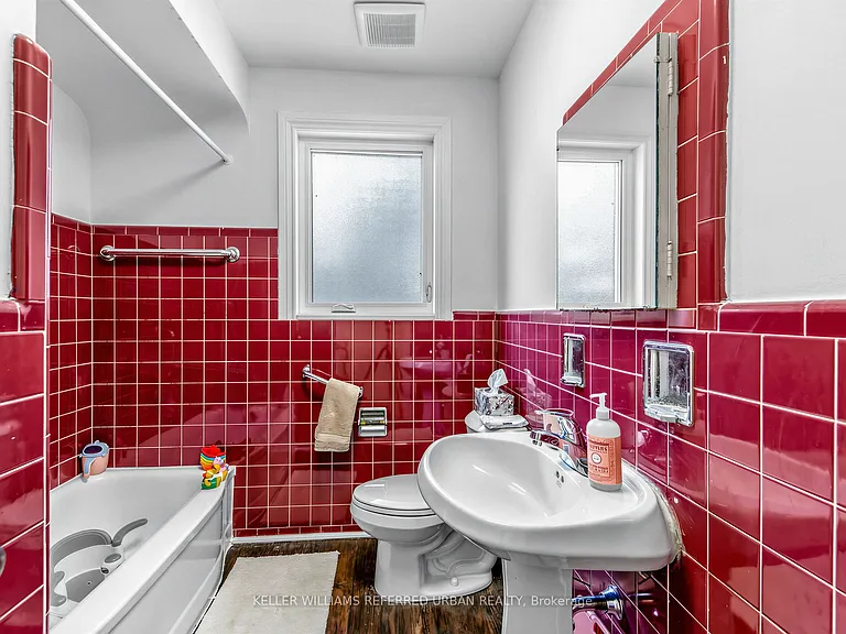 73 Prince Charles Dr — Photo 18