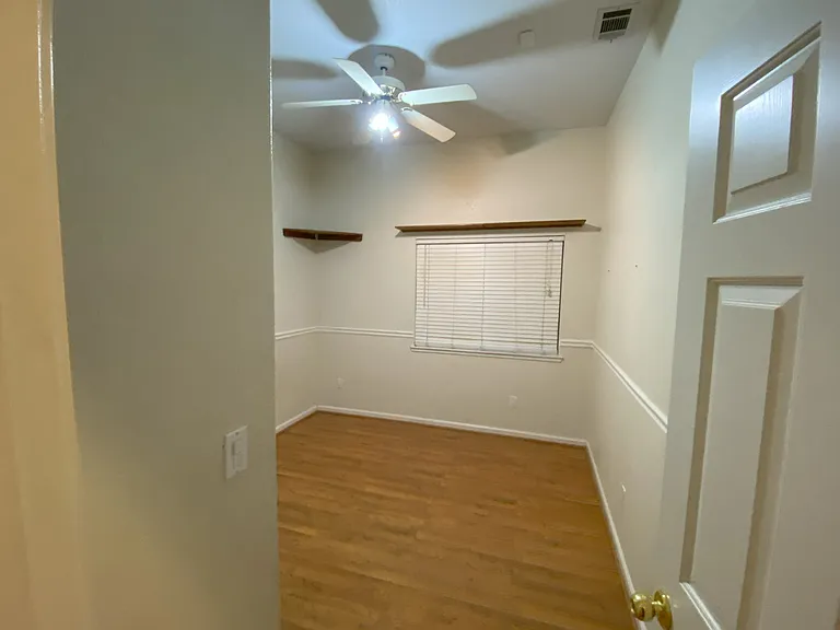 1806 Augusta Ln — Photo 7