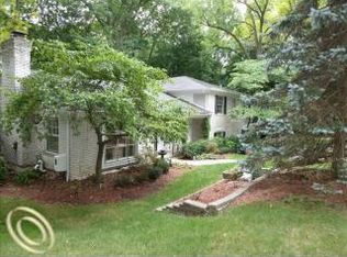 1150 Burnham Rd, Bloomfield Hills, MI 48304