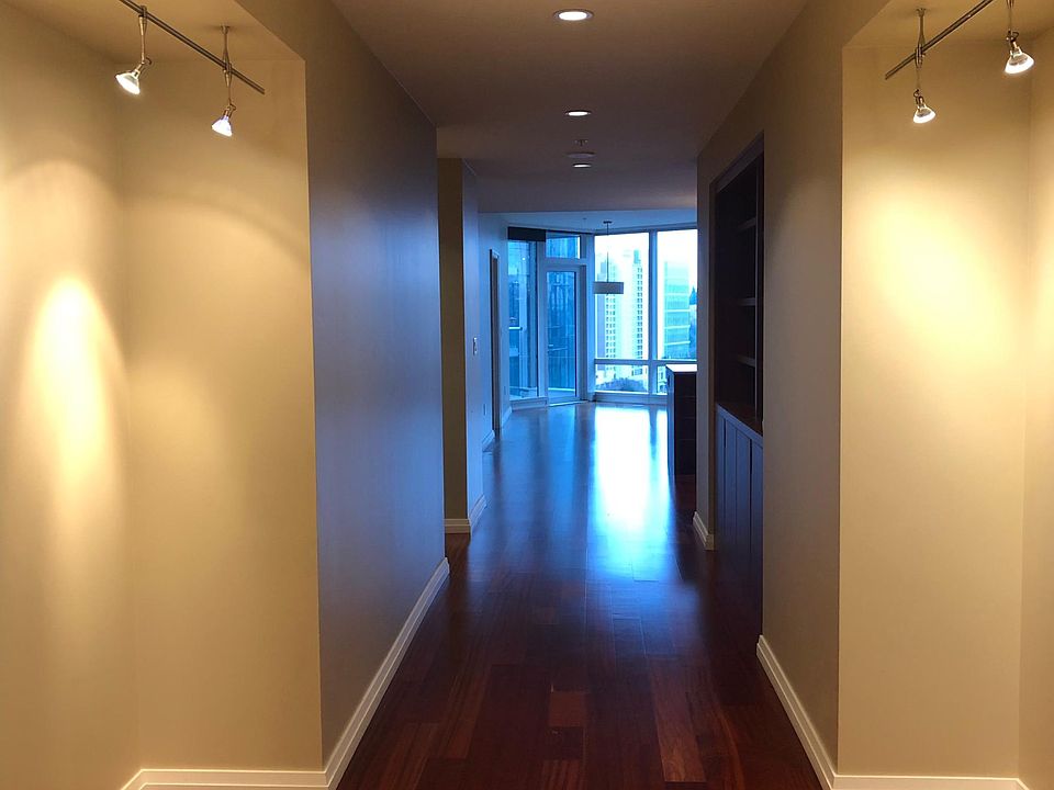 1st image of 10700 NE 4th St Unit 1806