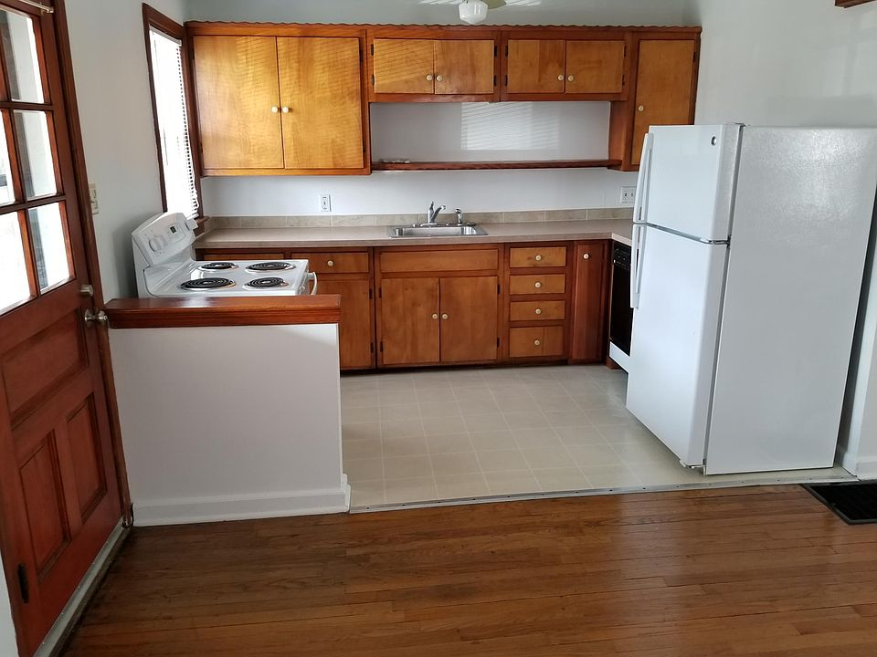 kitchen area from dining room