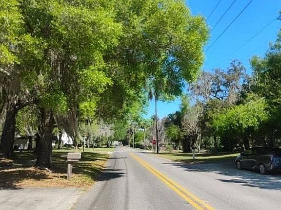5th image of 505 Lake Charm Dr
