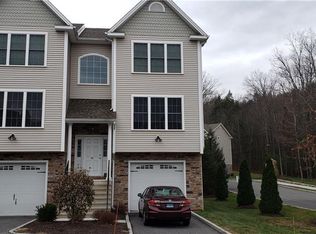 12 Old Oak Dr #12, Brookfield, CT 06804