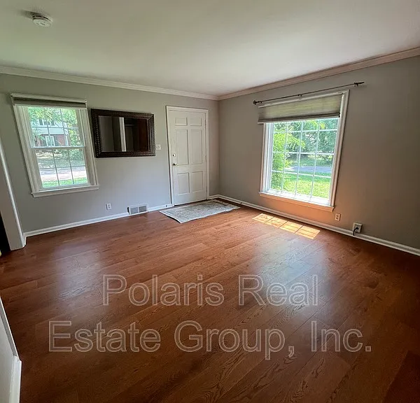 4702 Rookwood Ave — Photo 4