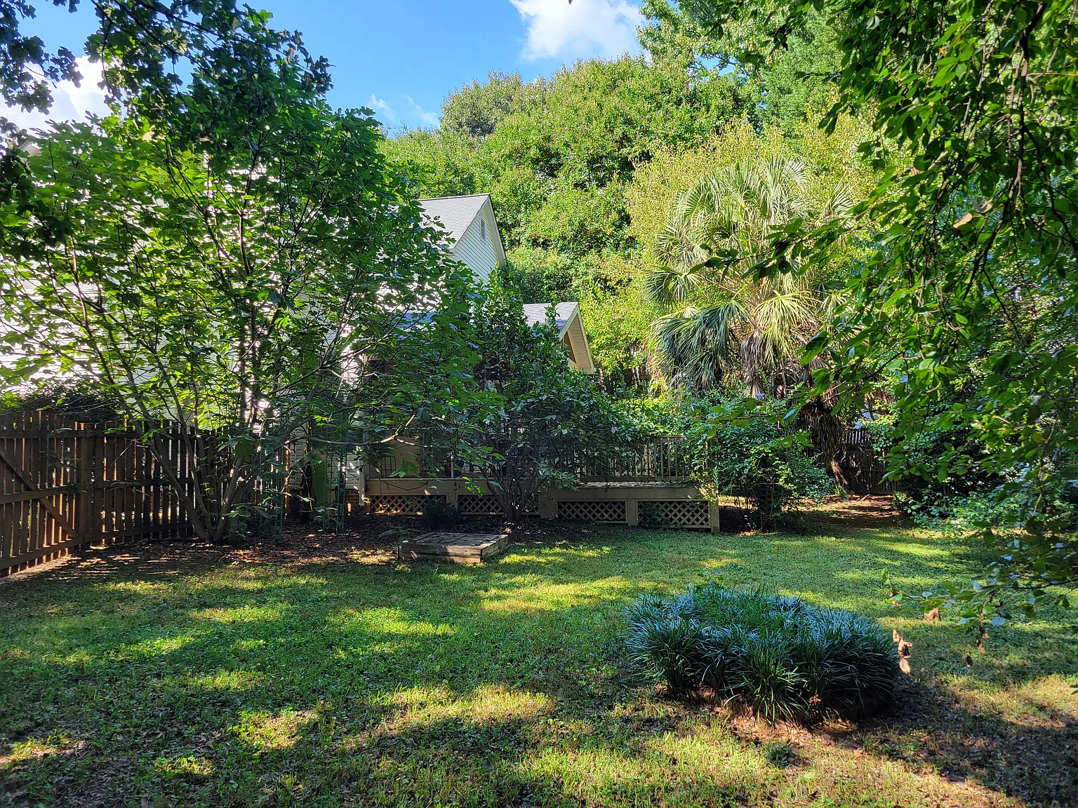 3 bed, 2.5 bath, 1958 sqft, $2,200 — Photo 3