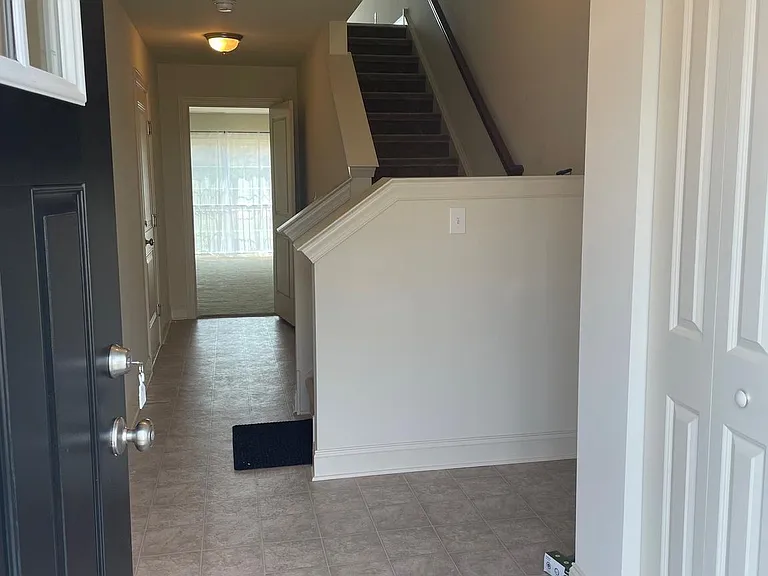 1434 Carrick Ct — Photo 3