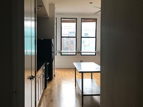 2nd image of 1207 Vine St Unit 1207-I