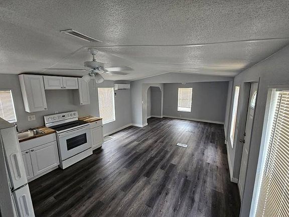 3rd image of 2435 Madrid Dr