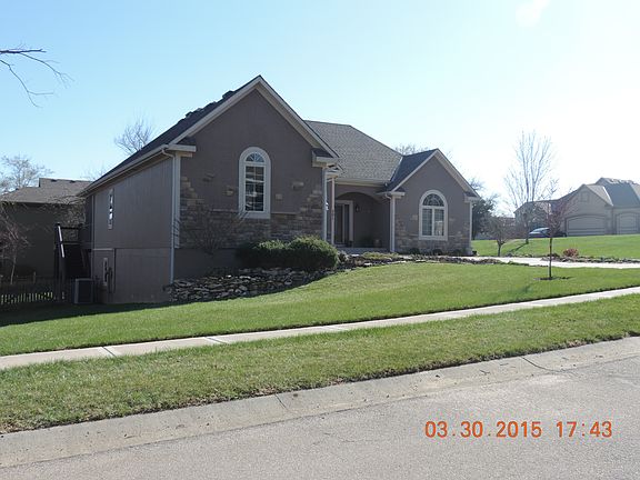 3rd image of 501 Broadmoor Cv