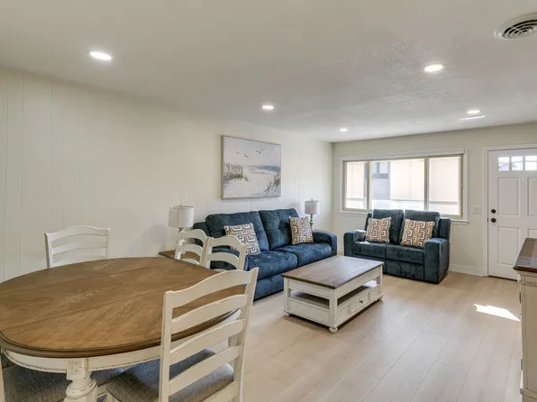 440 Dela Vina Ave #Id1630056p, Monterey, CA 93940