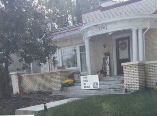 1642 Washington St, Columbus, IN 47201