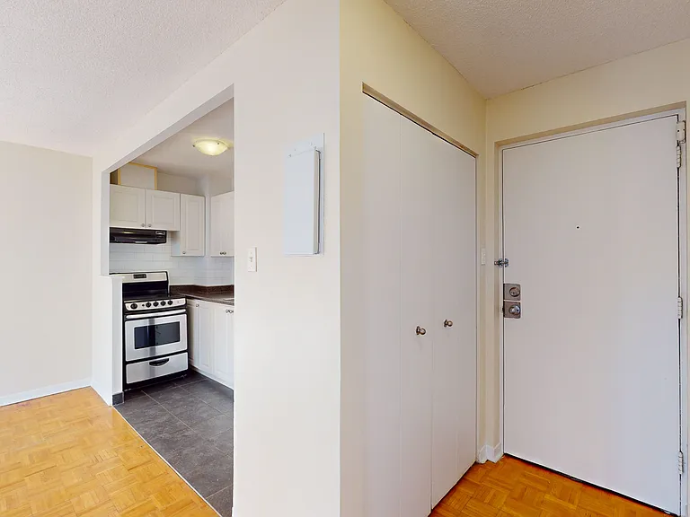 10 Burnside Ave — Photo 12