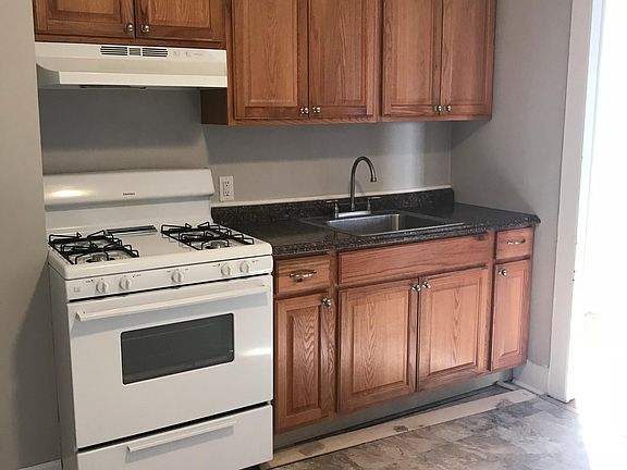 2nd image of 33 Holten St APT 1