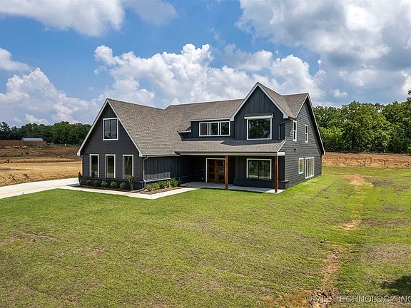 2nd image of 138 Pelican Point Pl