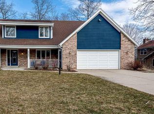 4150 S Carnaby Ln, New Berlin, WI 53151