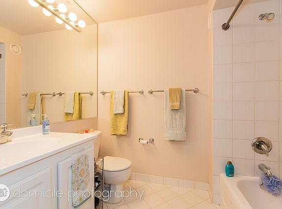 3rd image of 345 N Lasalle St #809