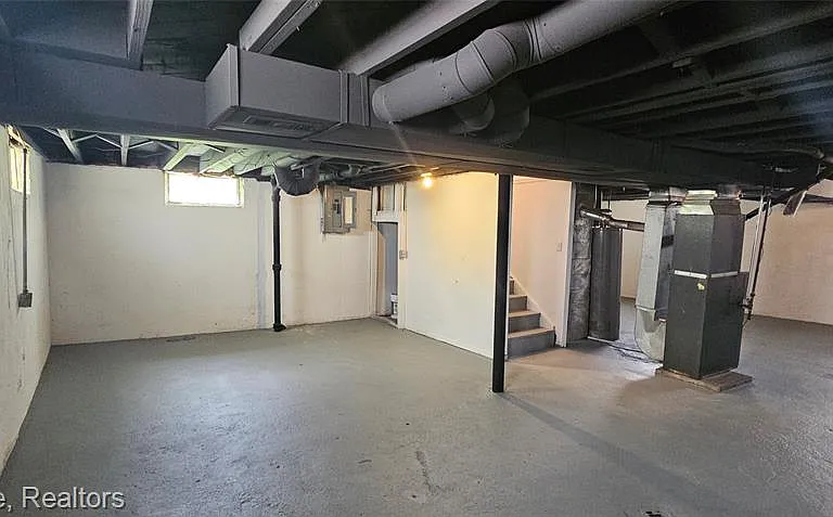 26707 Penn St — Photo 23