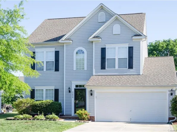 11810 Planters Estates Dr, Charlotte, NC 28278