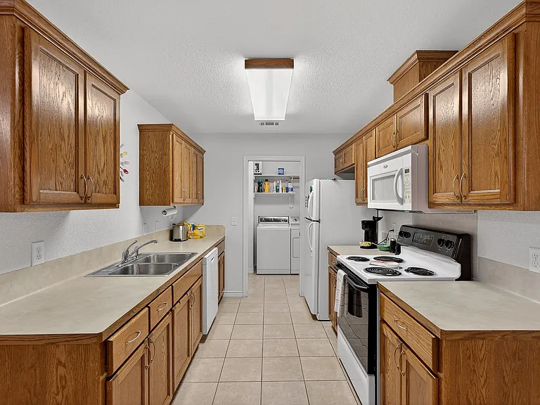 268 Braeburn Cir #B — Photo 5